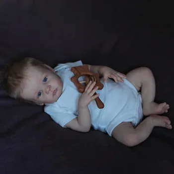 NPK 22-инчов Меко тяло Возрожденного дете Skar Реалистичен Новородено дете с 3D кожата си с корена на ръцете си Кукла с кестенява коса